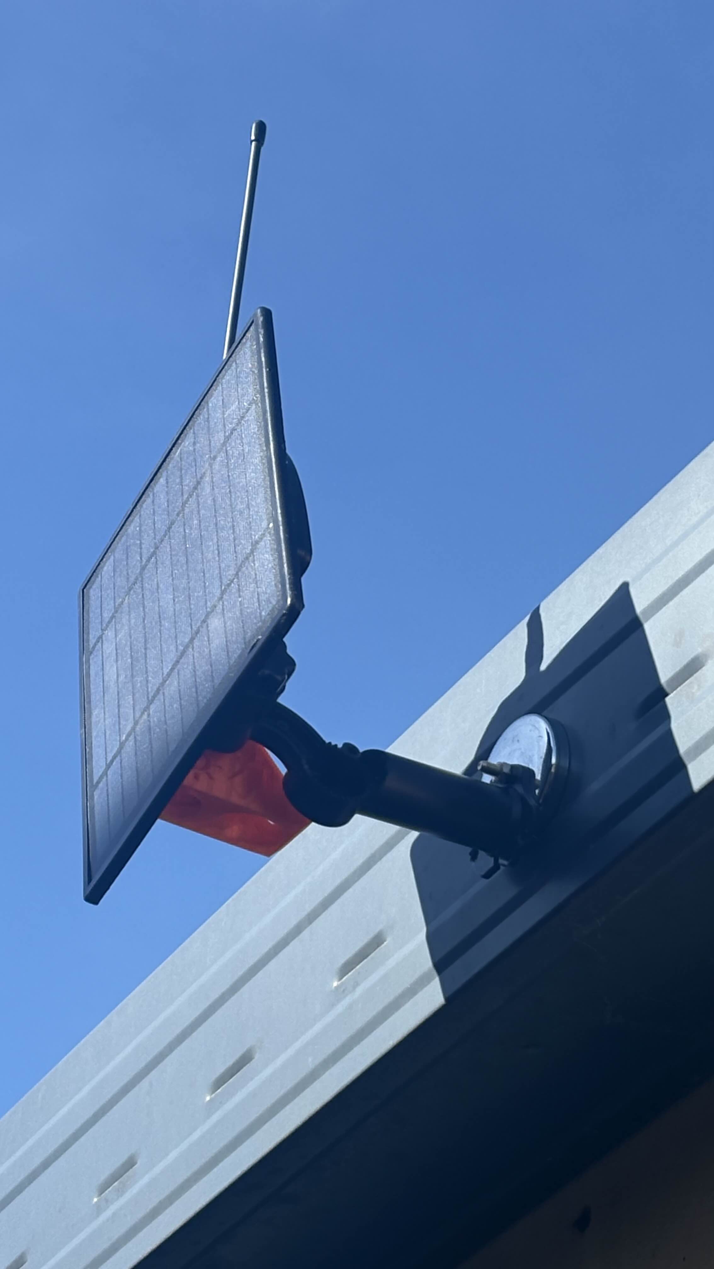 Node disguised as a solar light for urban environments